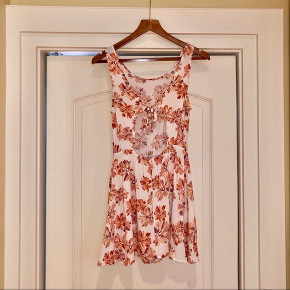 Peach Floral Sundress - Picture 4 of 7